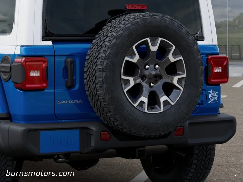 New 2026 Hydro Blue Pearl-Coat Exterior Paint Jeep Sahara 4-Door image 13