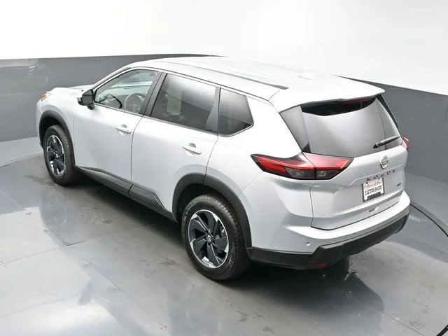 Used 2025 Silver Nissan SV image 42