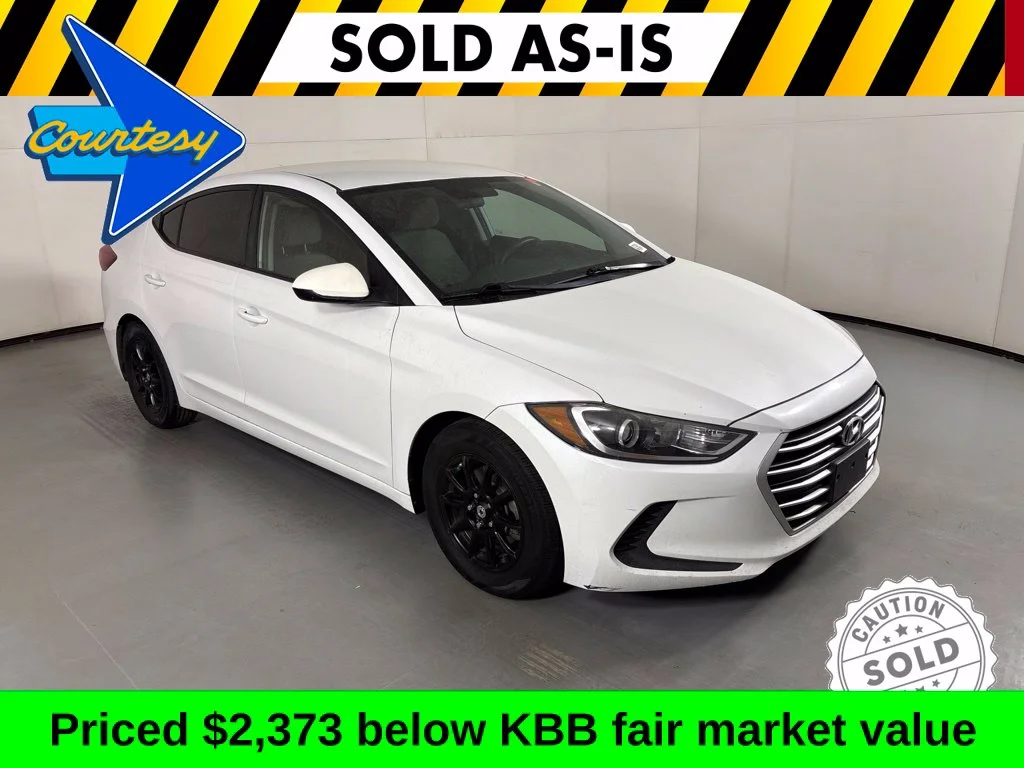 Used 2017 White Hyundai SE image 1