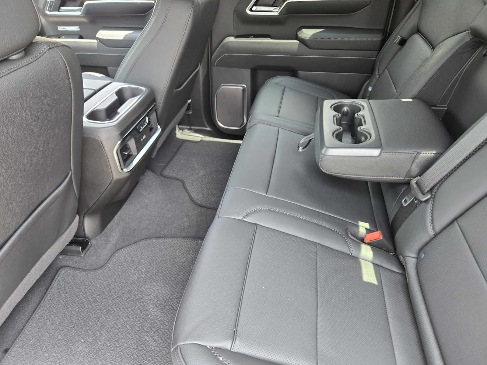 2026 GMC Sierra 1500 Denali - Photo 18