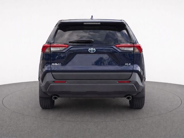 Used 2024  Toyota XLE image 7