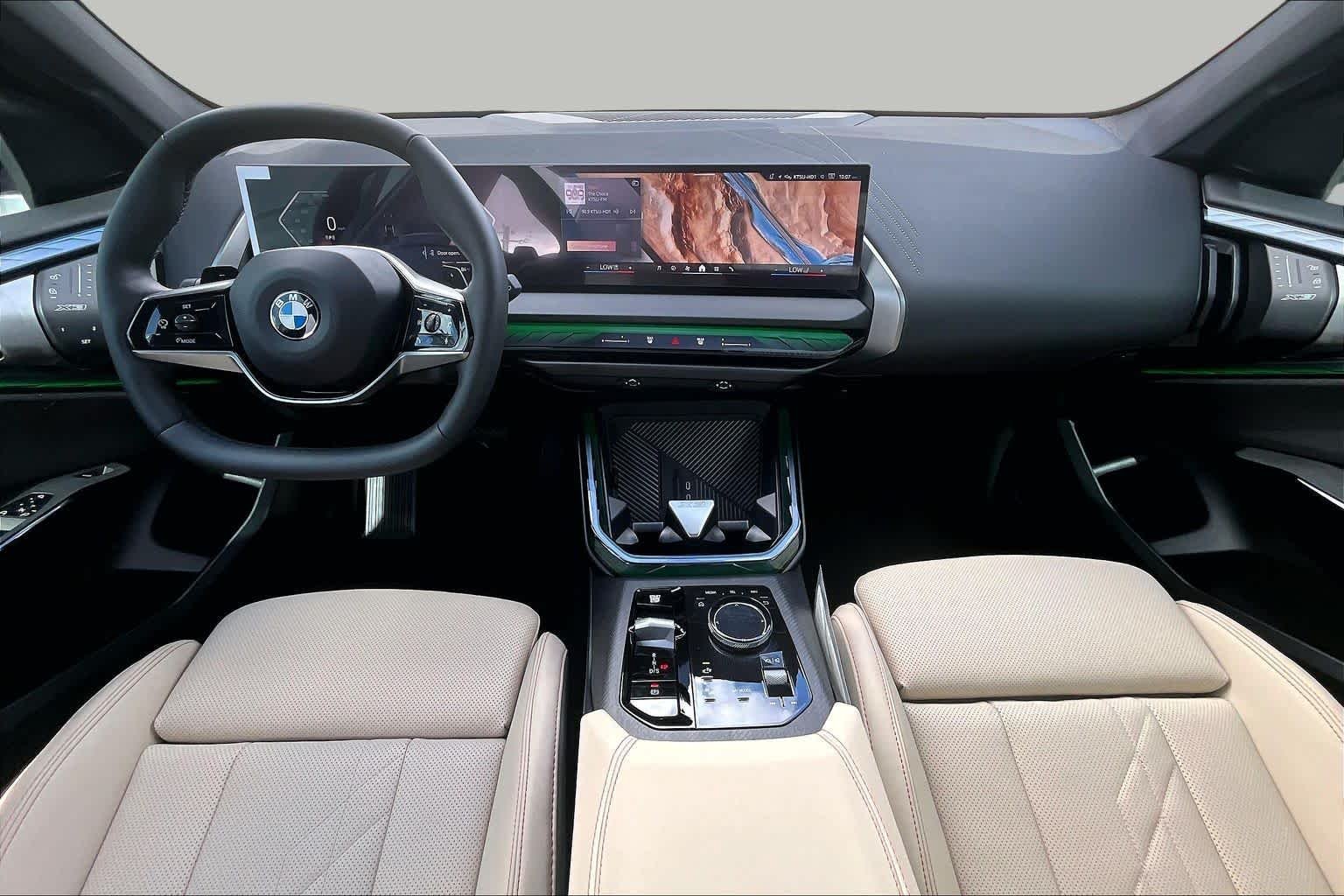 Used 2026 475/Black Sapph BMW 30 xDrive image 14