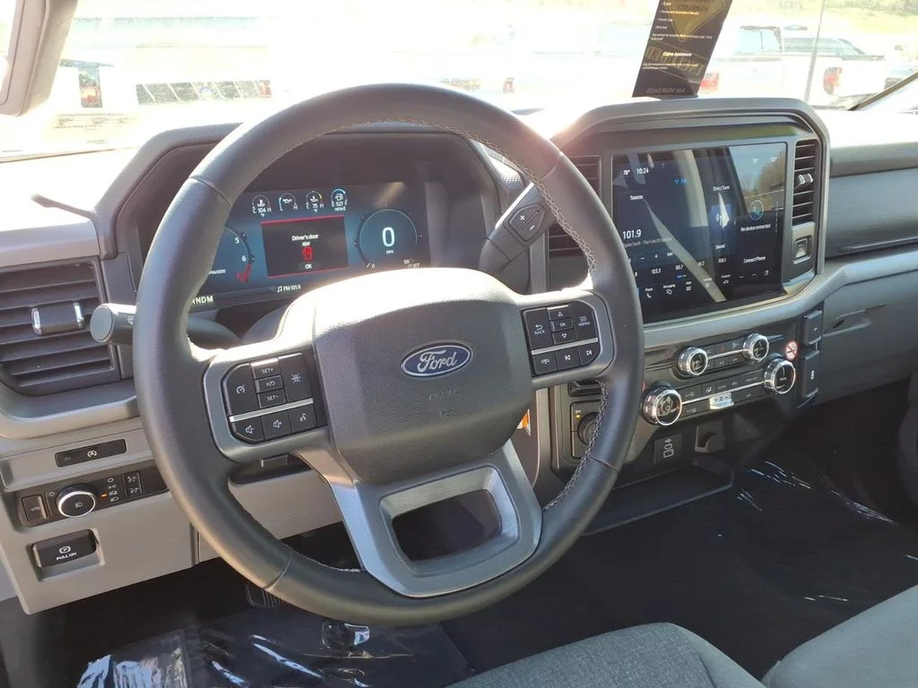 Used 2025 White Ford XLT image 11