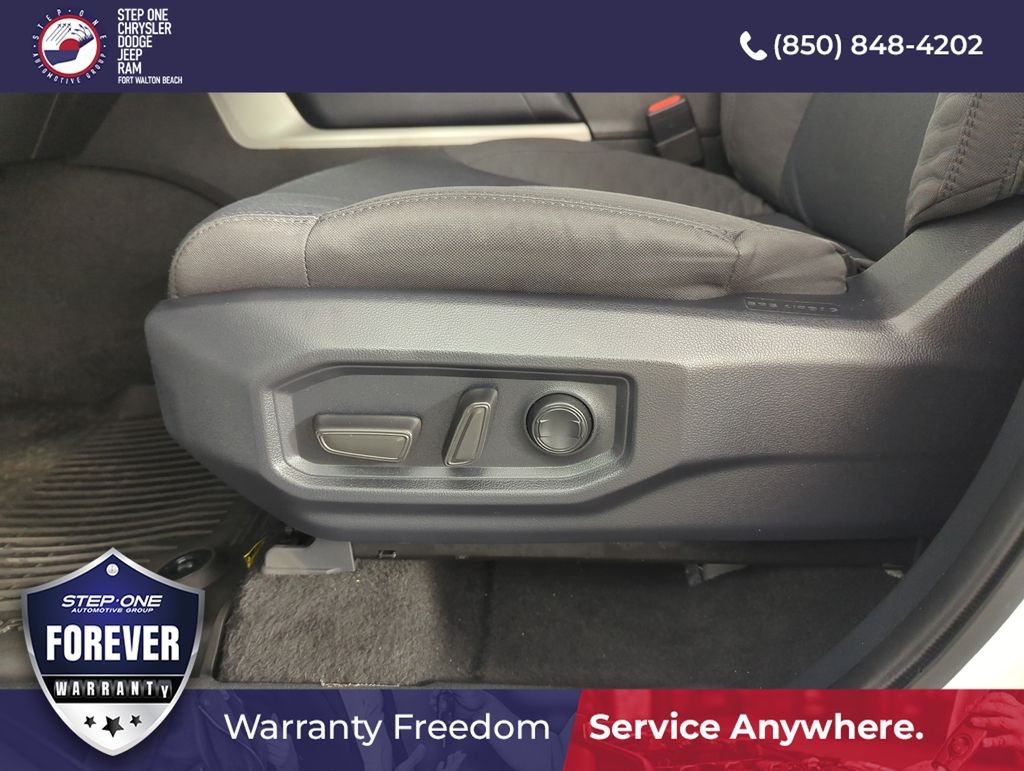 Used 2025 White Toyota SR5 image 12
