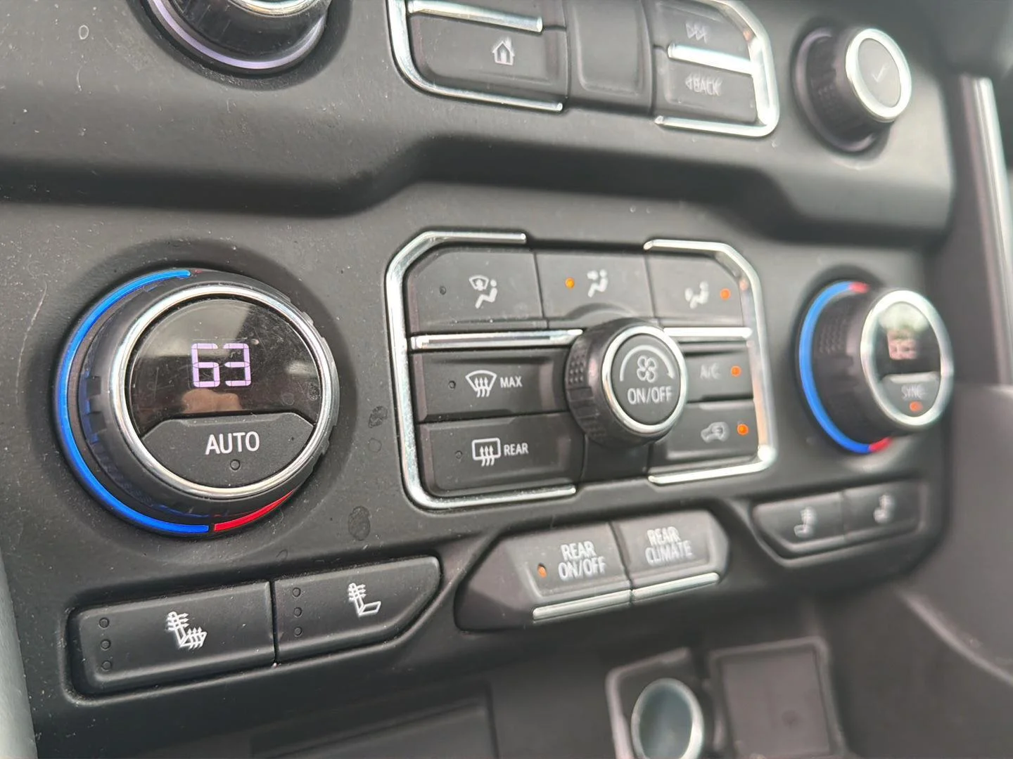 Used 2021 Summit White Chevrolet RST image 14