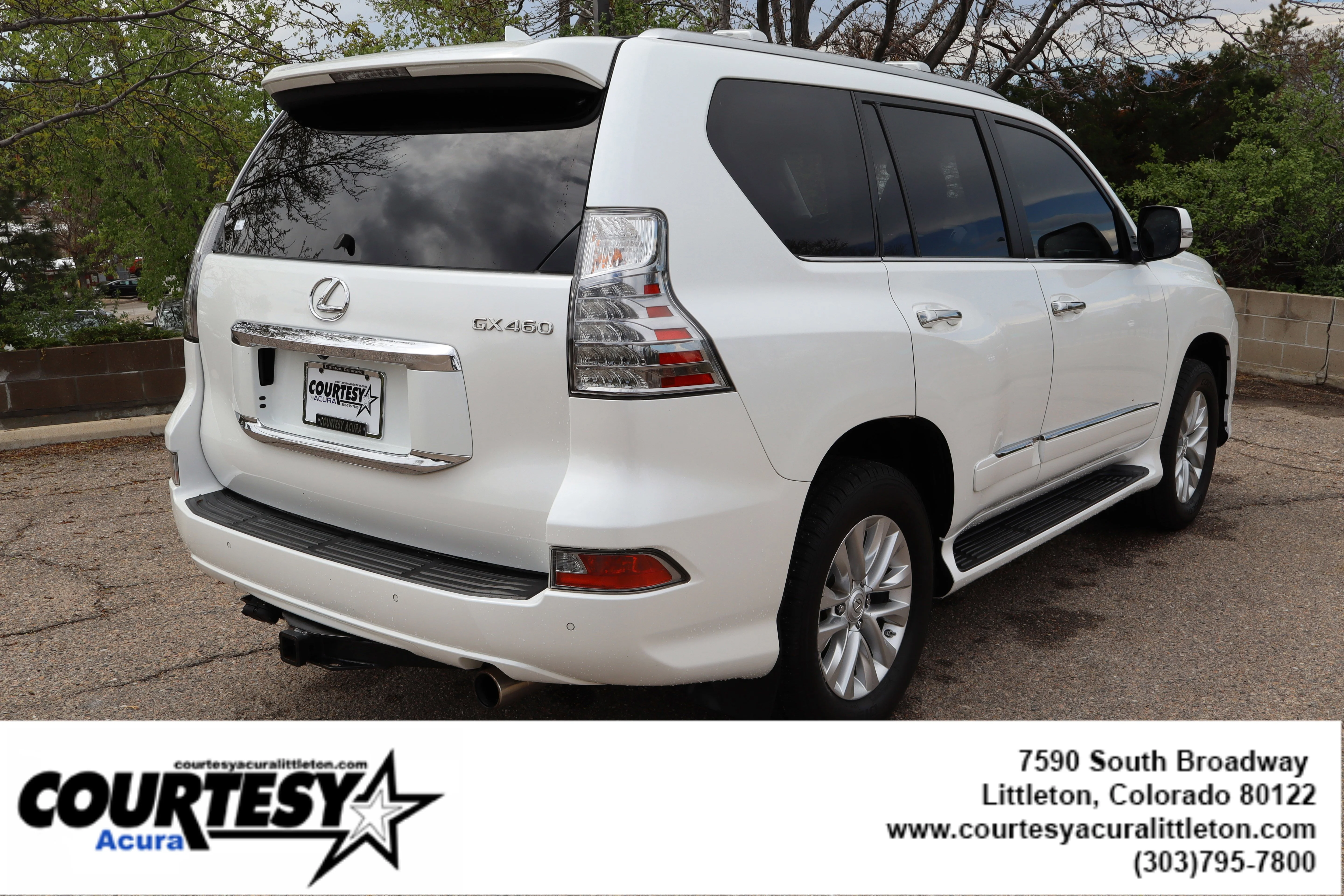 Used 2016  Lexus  image 6