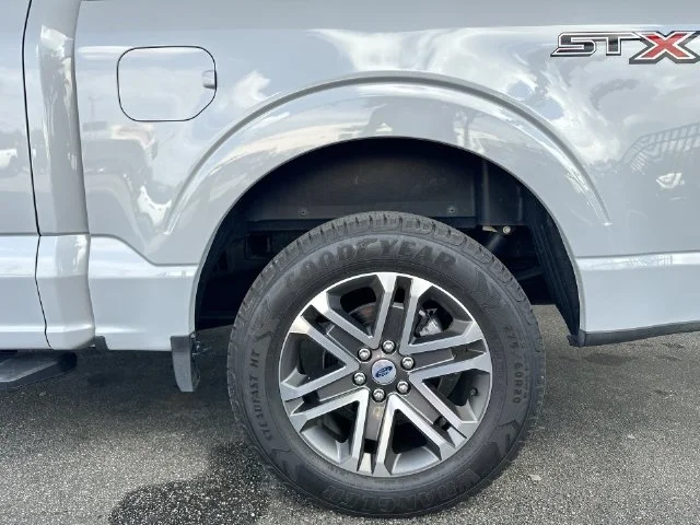 Used 2021 White Ford XL image 10