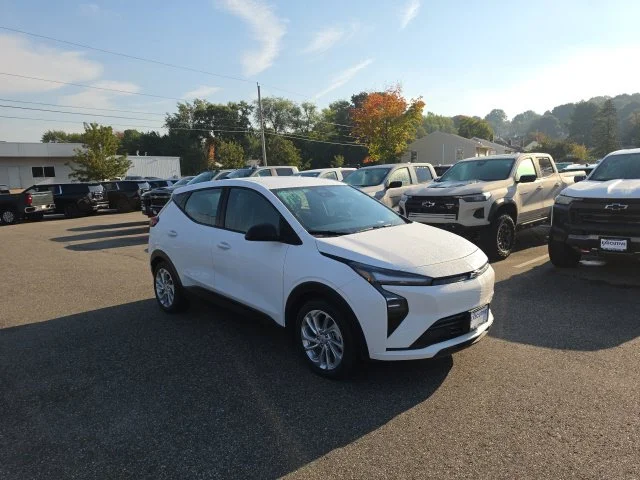 New 2027 White Chevrolet LT image 8