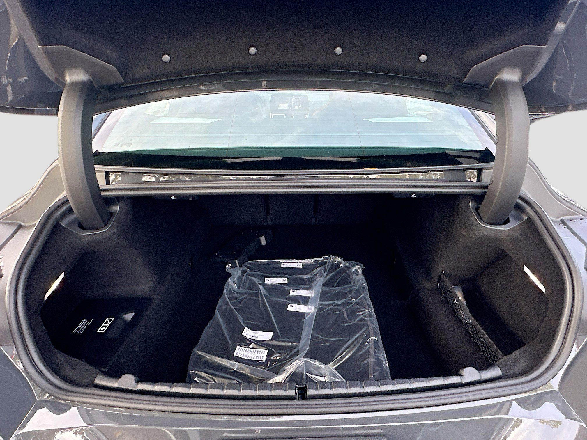 2026 BMW 8 Series 840i - Photo 22