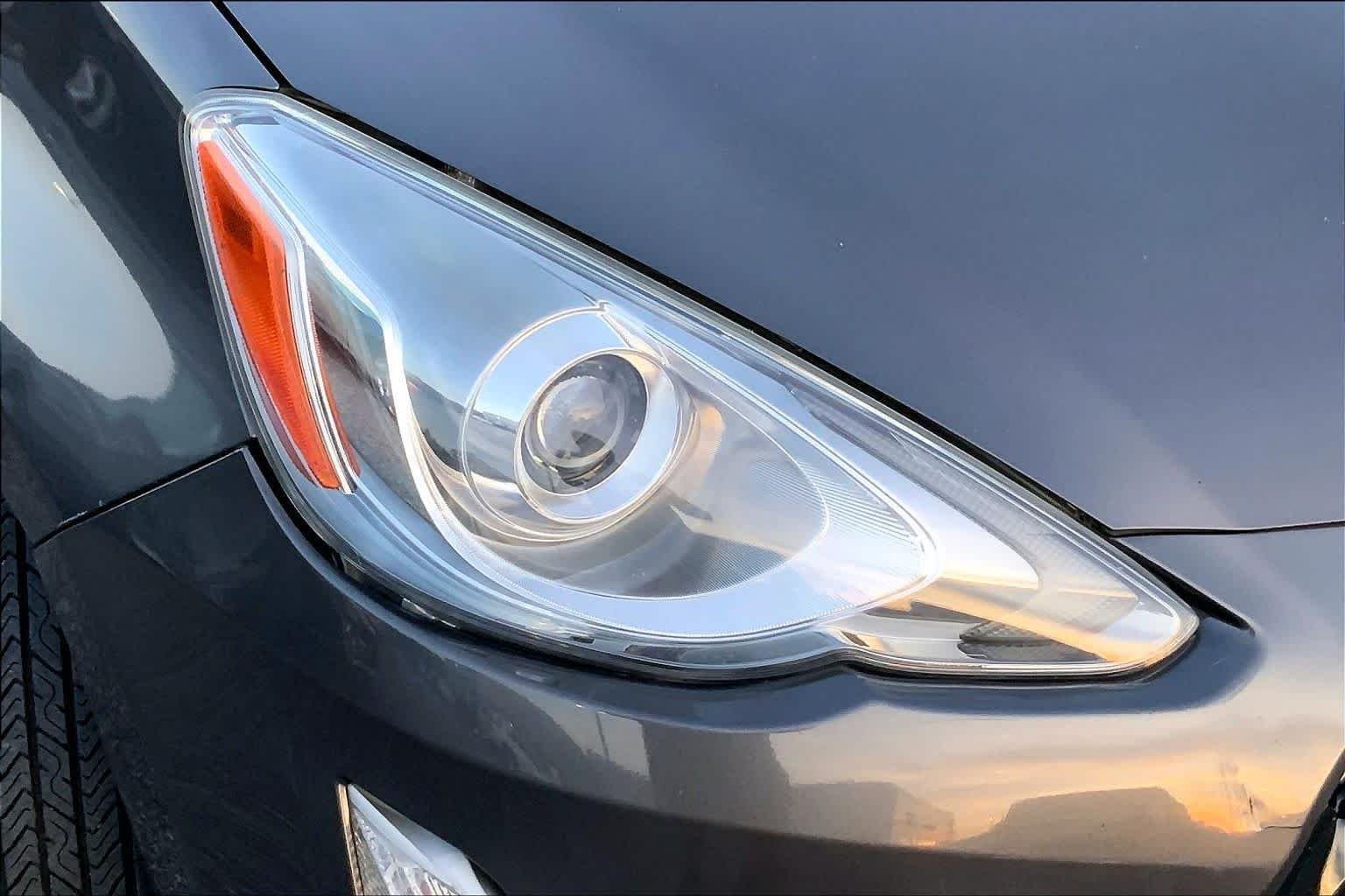 Used 2015 Magnetic Gray Metallic Toyota Three image 24