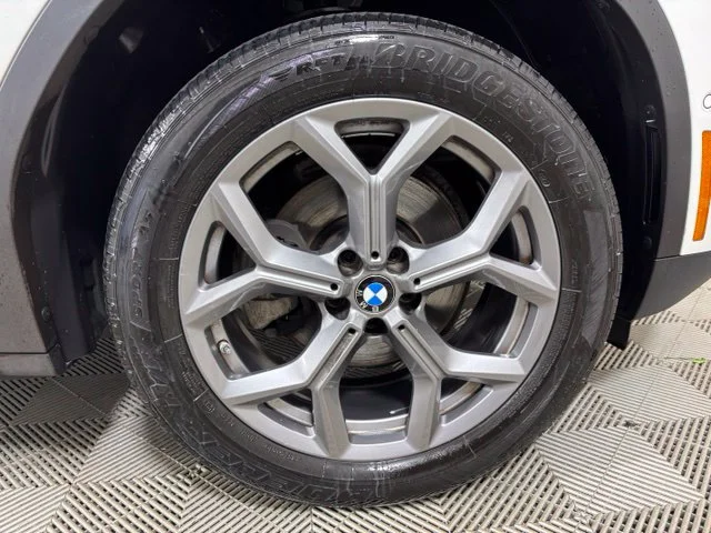 Used 2023 Alpine White BMW xDrive30i image 23