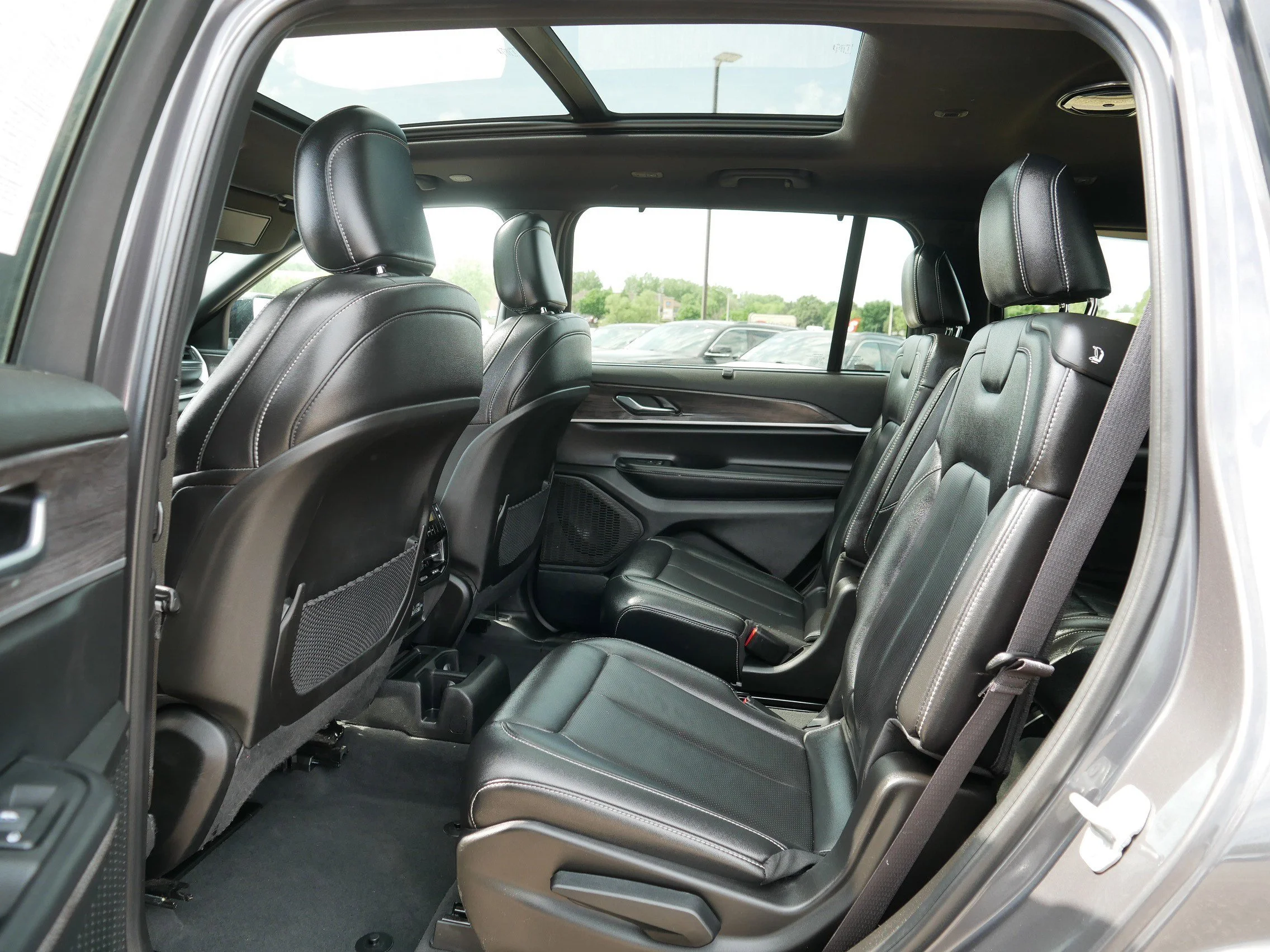 Used 2025 Baltic Gray Metallic Clearcoat Jeep Limited image 35