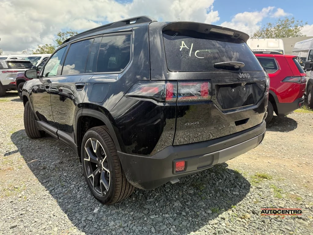 New 2026 Diamond Black Crystal Pearl Coat Jeep  image 2