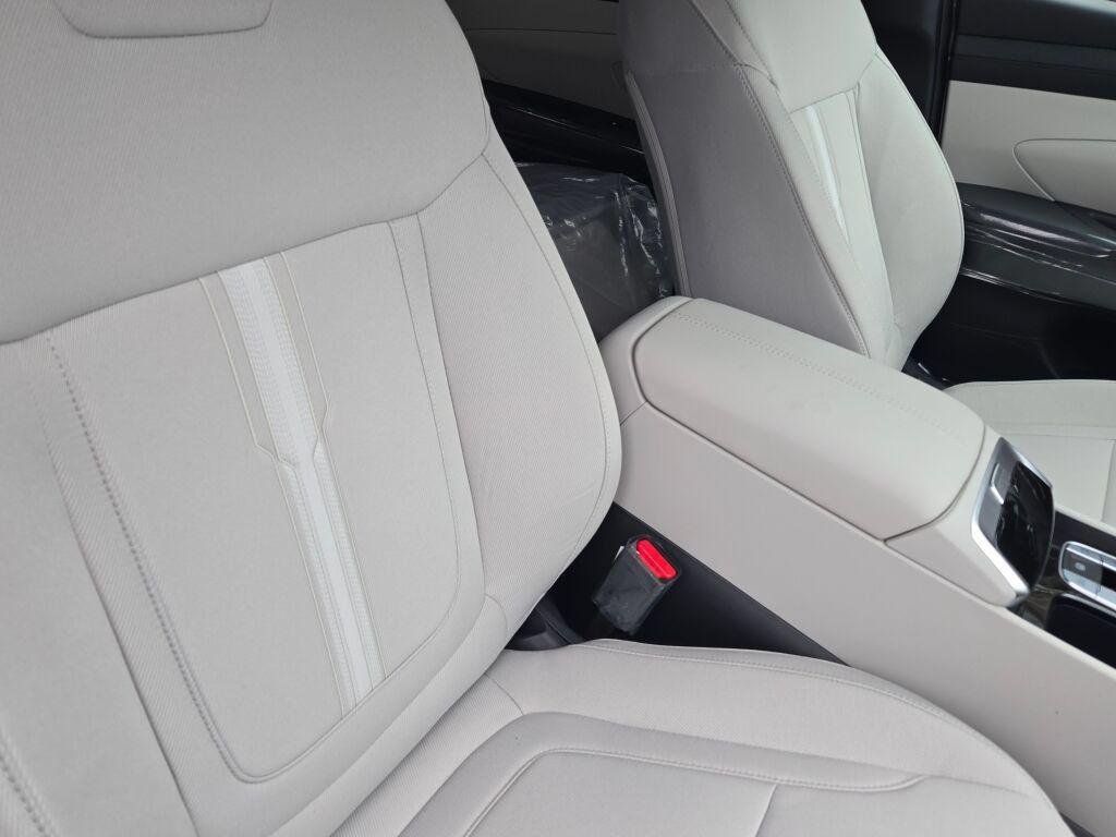 New 2026 White Hyundai SEL AWD image 8
