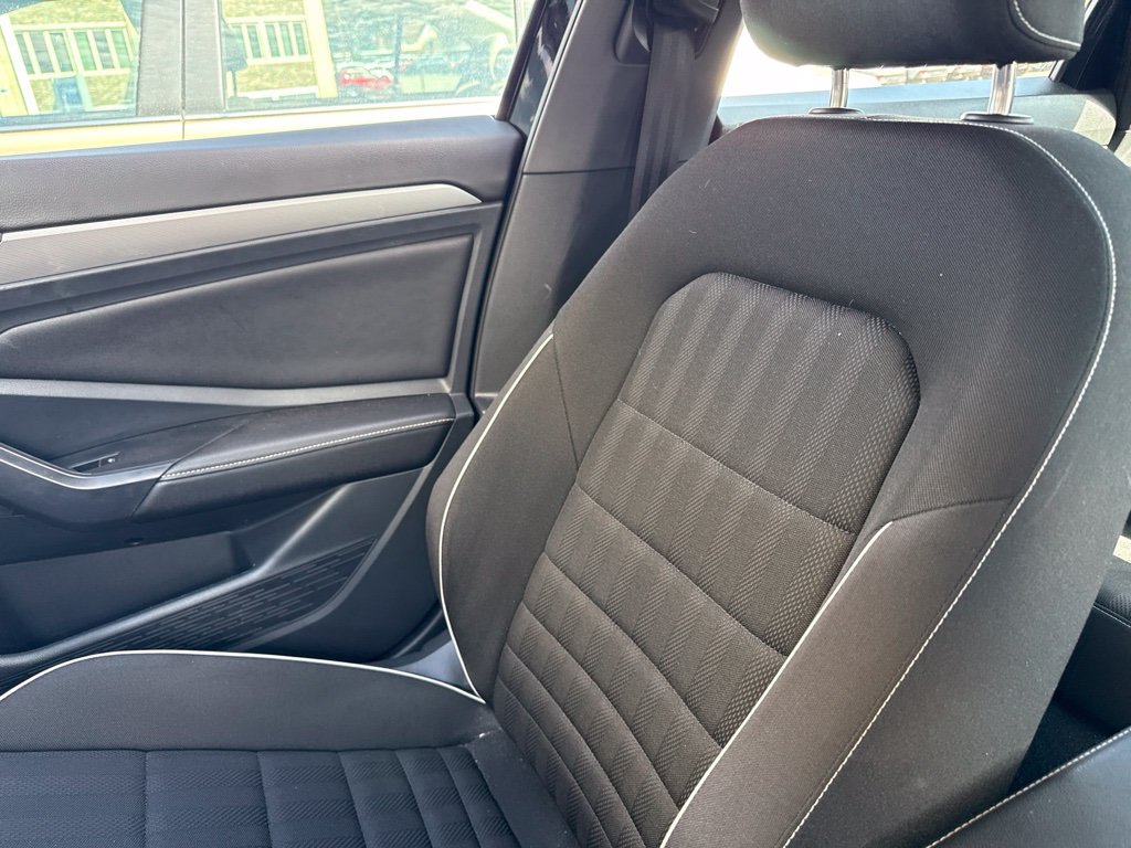 Certified Used 2023  Volkswagen 1.5T Sport image 7