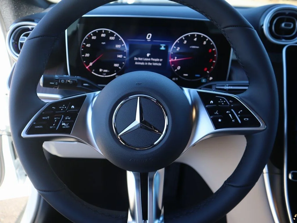 Certified Used 2026 Polar White Mercedes-Benz GLC 300 image 35