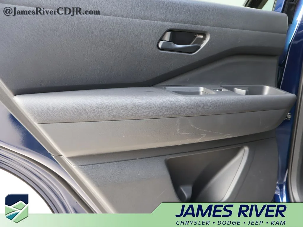 Used 2025 Blue Nissan SV image 18