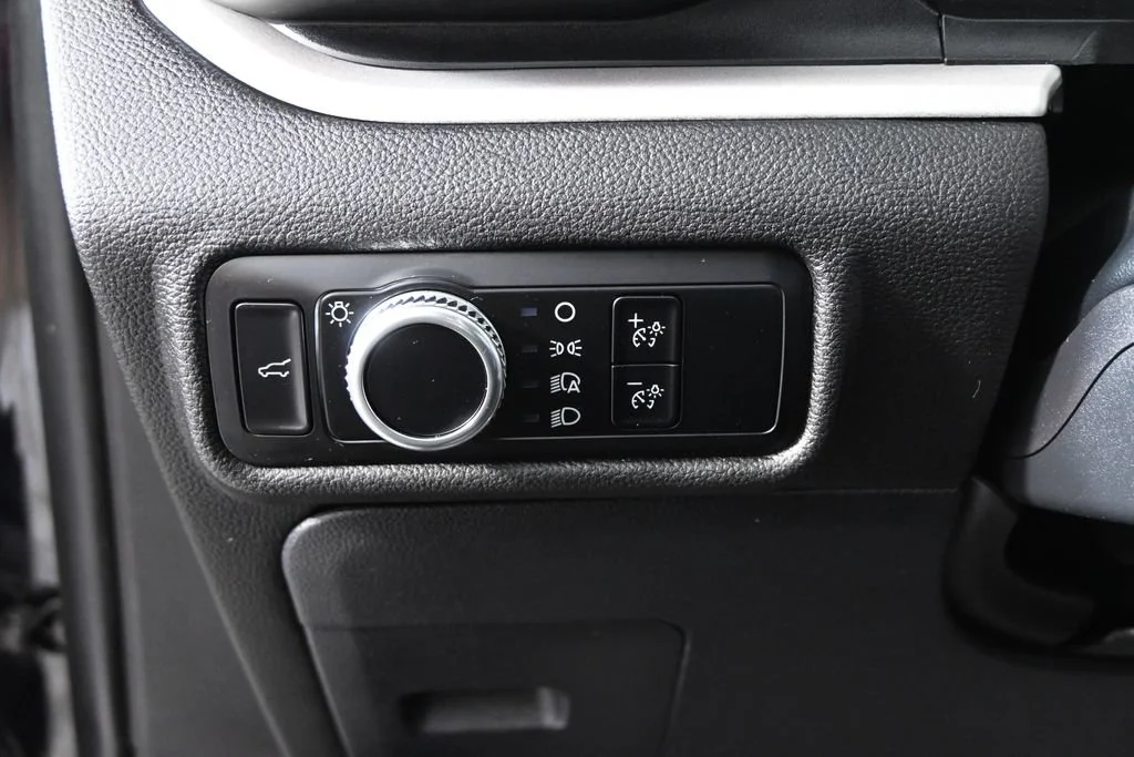Used 2023 Black Ford XLT image 24