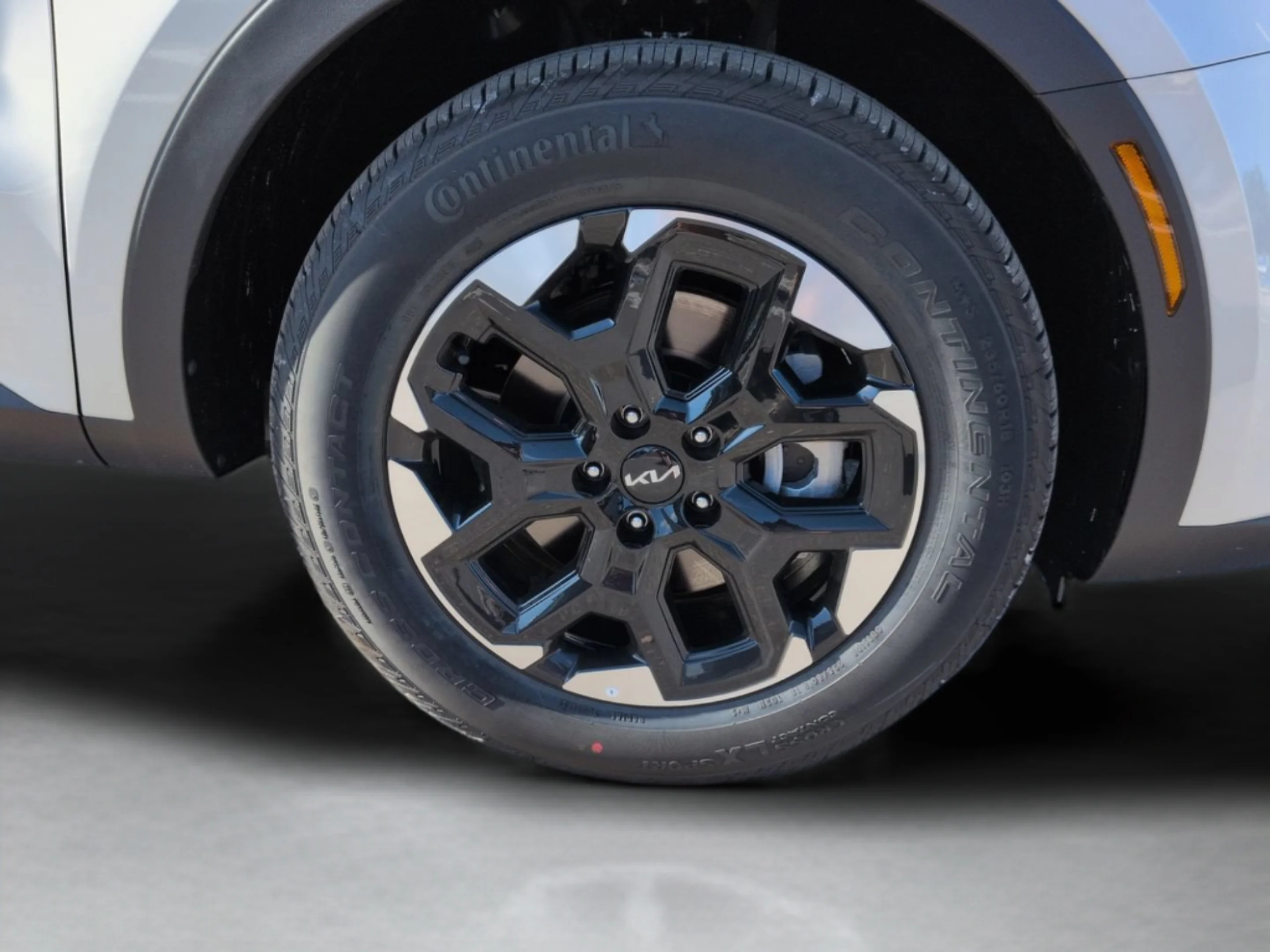 New 2026 Ivory Silver Kia S image 44