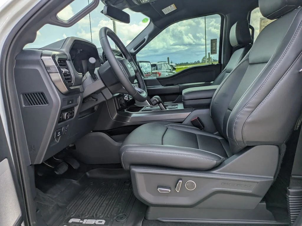 New 2026 Oxford White Ford Lariat image 21