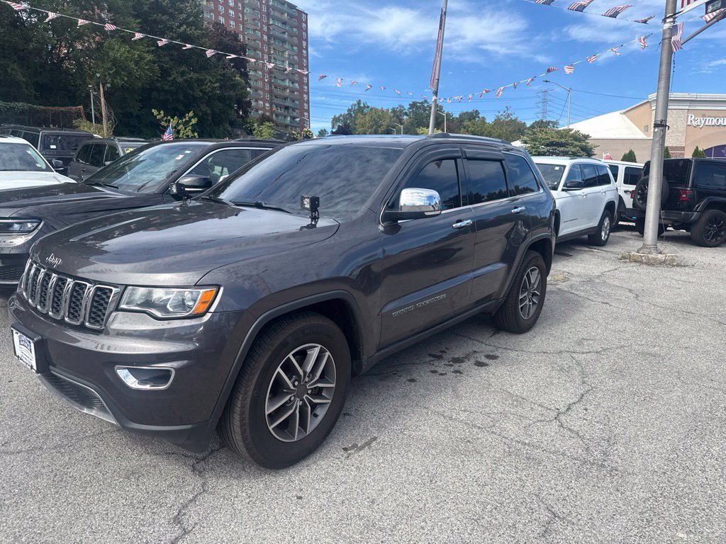 Used 2020 Gray Jeep Limited image 1