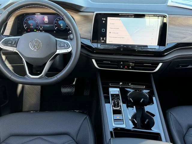 New 2026 White Volkswagen 2.0T SE w/Technology image 8