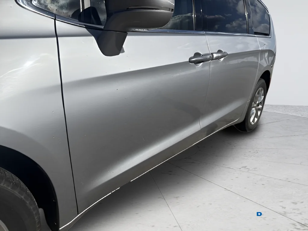 Used 2021 Silver Chrysler Touring L image 22