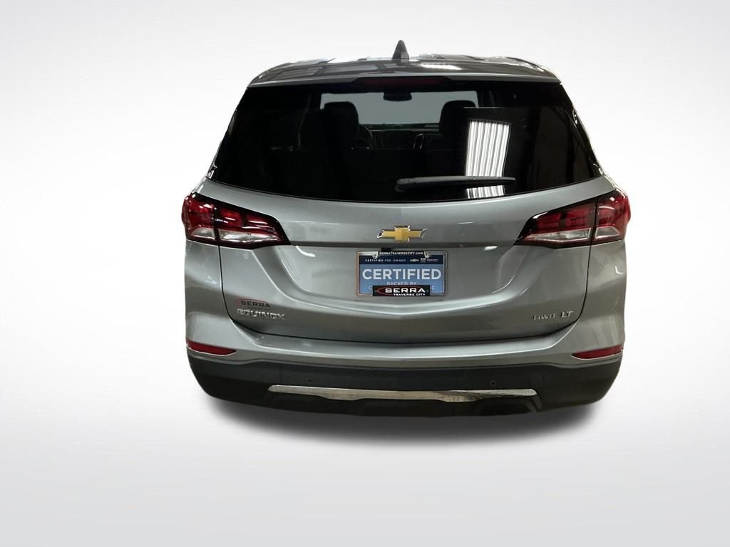 2024 Chevrolet Equinox LT photo 3