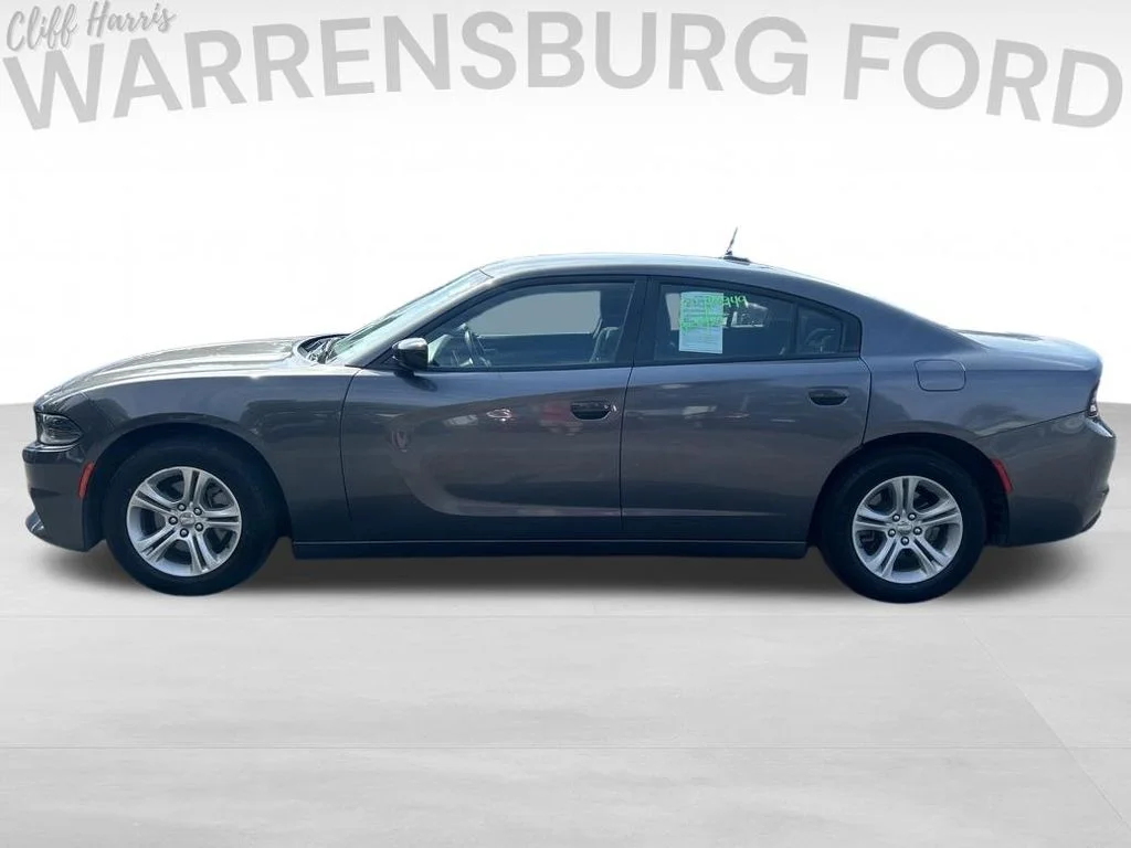 Used 2023 Granite Crystal Clearcoat Metallic Dodge SXT image 4
