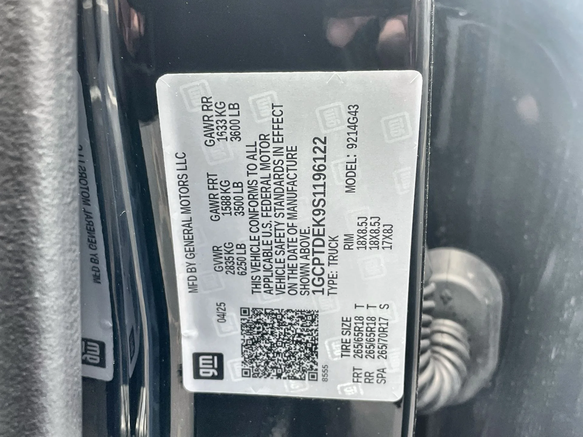 New 2025 Black Chevrolet Z71 image 54