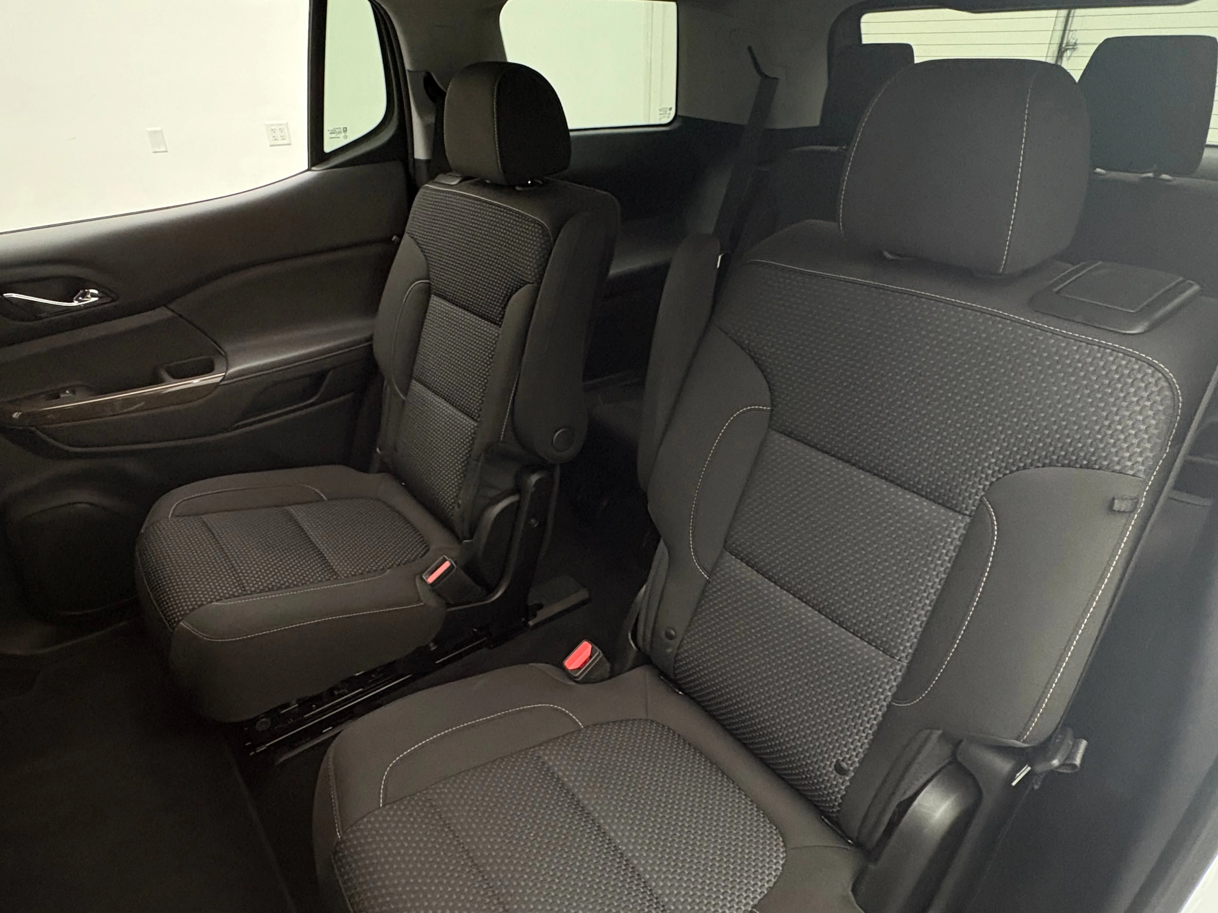 Used 2023 Summit White GMC SLE image 38