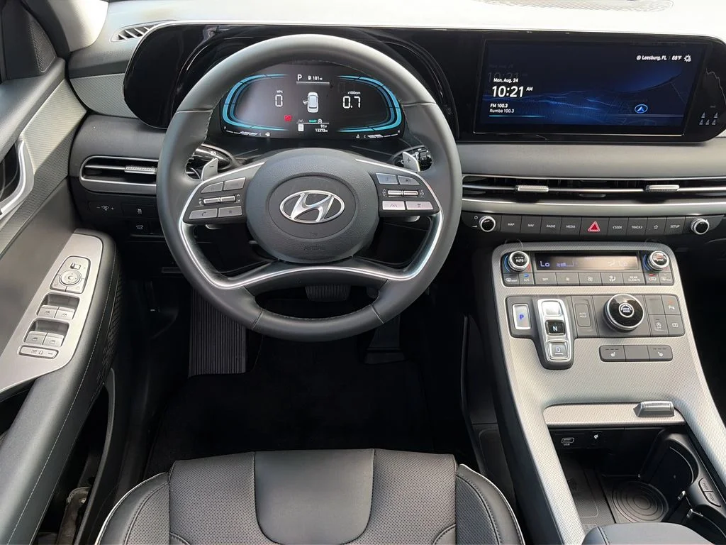 Used 2025 Gray Hyundai SEL image 14