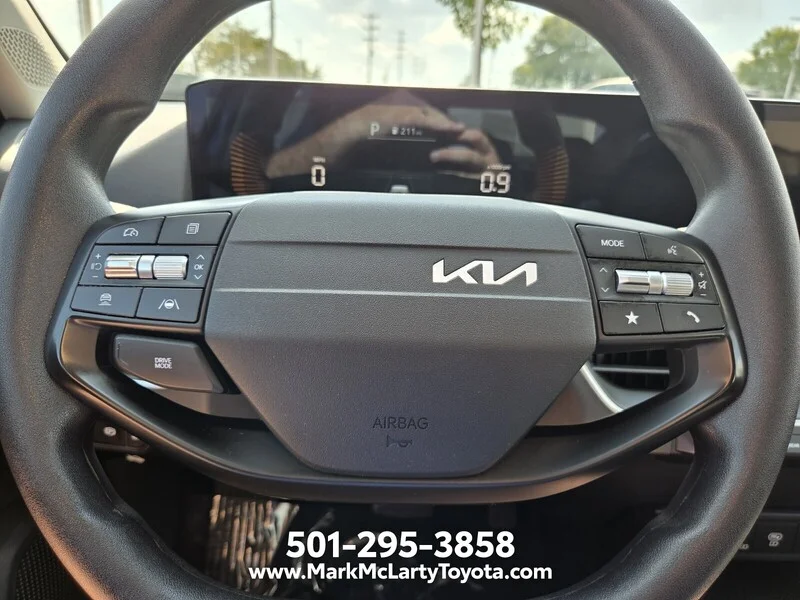 Used 2025 Deep Sea Blue KIA LXS FWD image 20