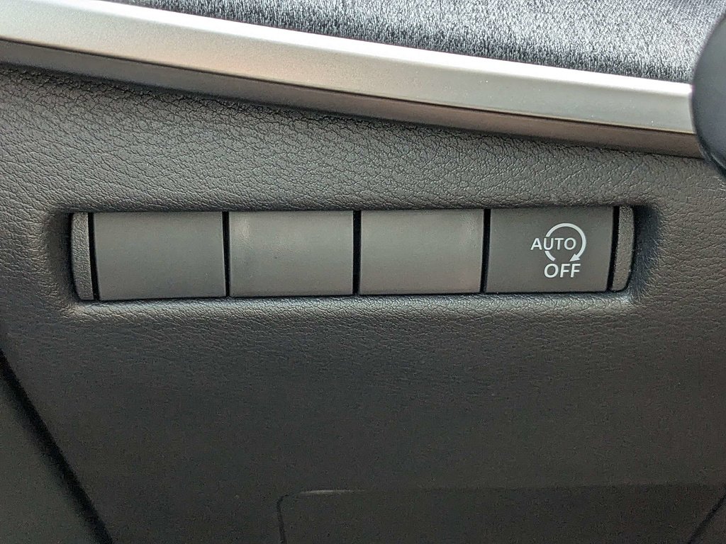 2025 Nissan Kicks SV - Photo 25