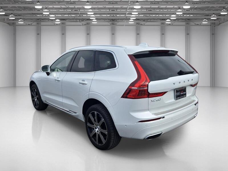 Used 2019 White Volvo T6 Inscription image 3