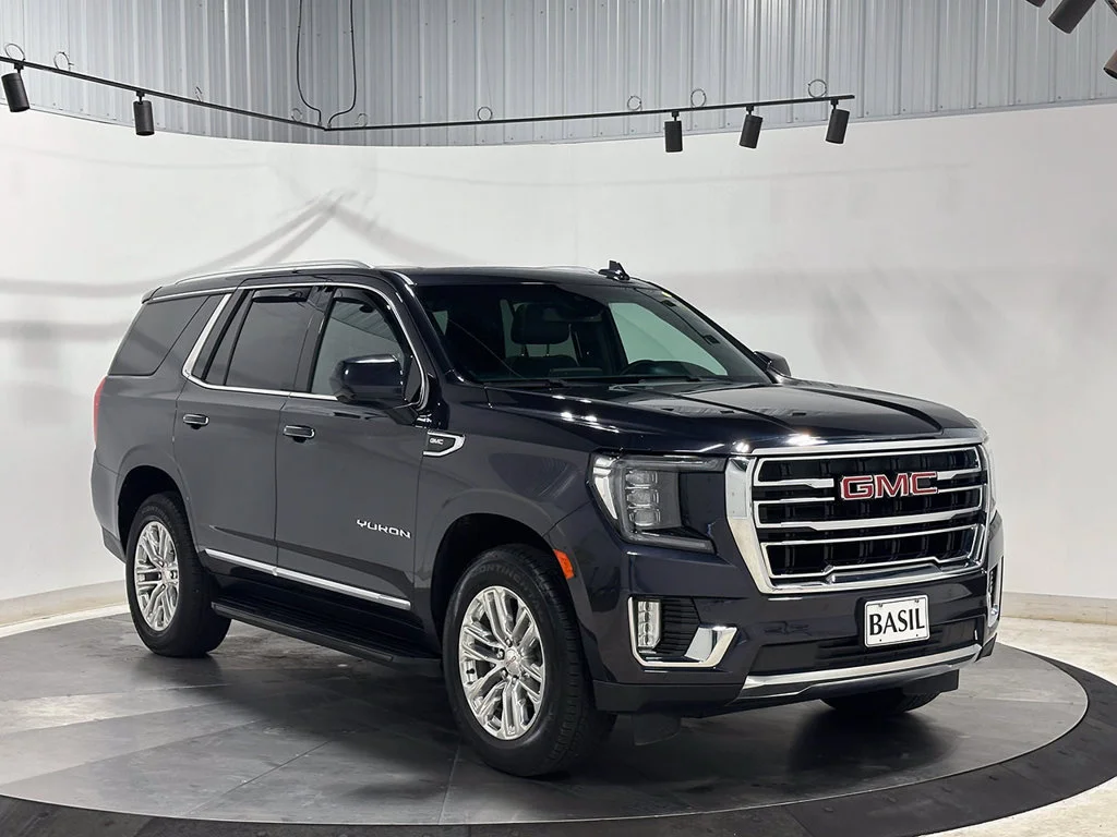 Used 2023 TITANIUM RUSH METALLIC GMC SLT image 47
