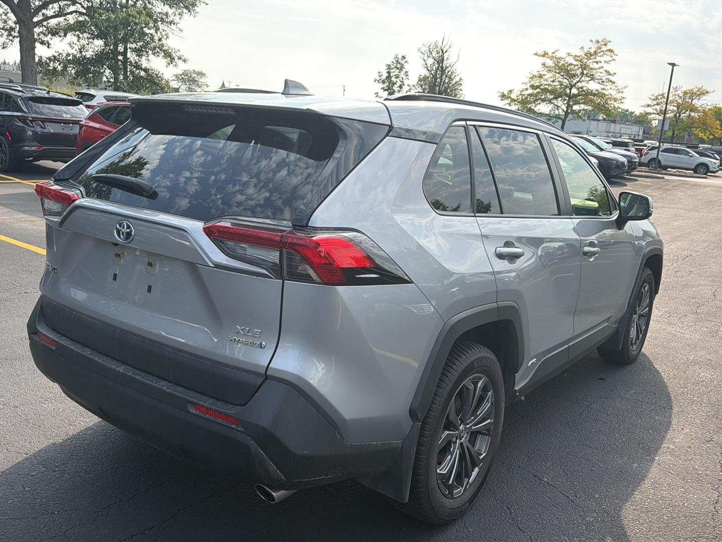Used 2024 Silver Sky Metallic Toyota XLE Premium image 6