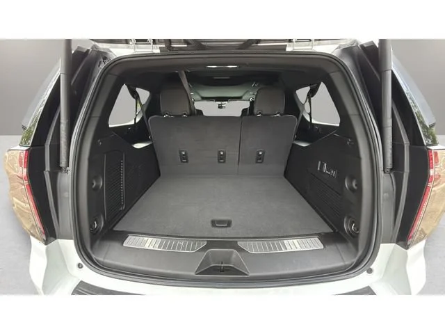 Used 2024 Summit White Chevrolet Z71 image 32