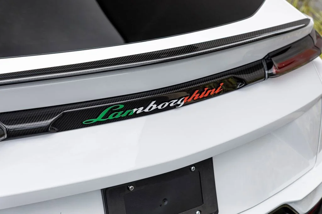 Used 2024 White Lamborghini Performante image 45