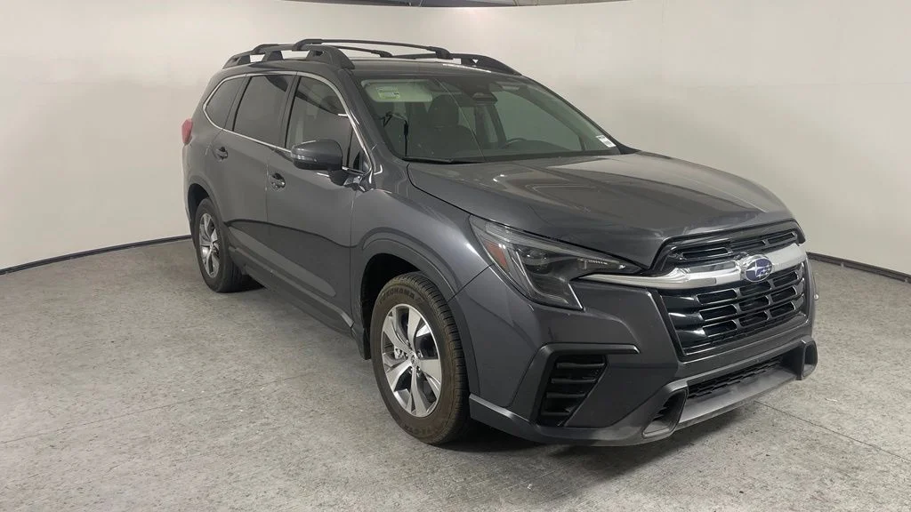 2023 Subaru Ascent Premium 7 Passenger's photo
