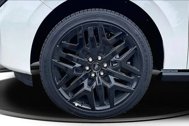 New 2027 Star White Metallic Tri-Coat Ford MAX Platinum image 14