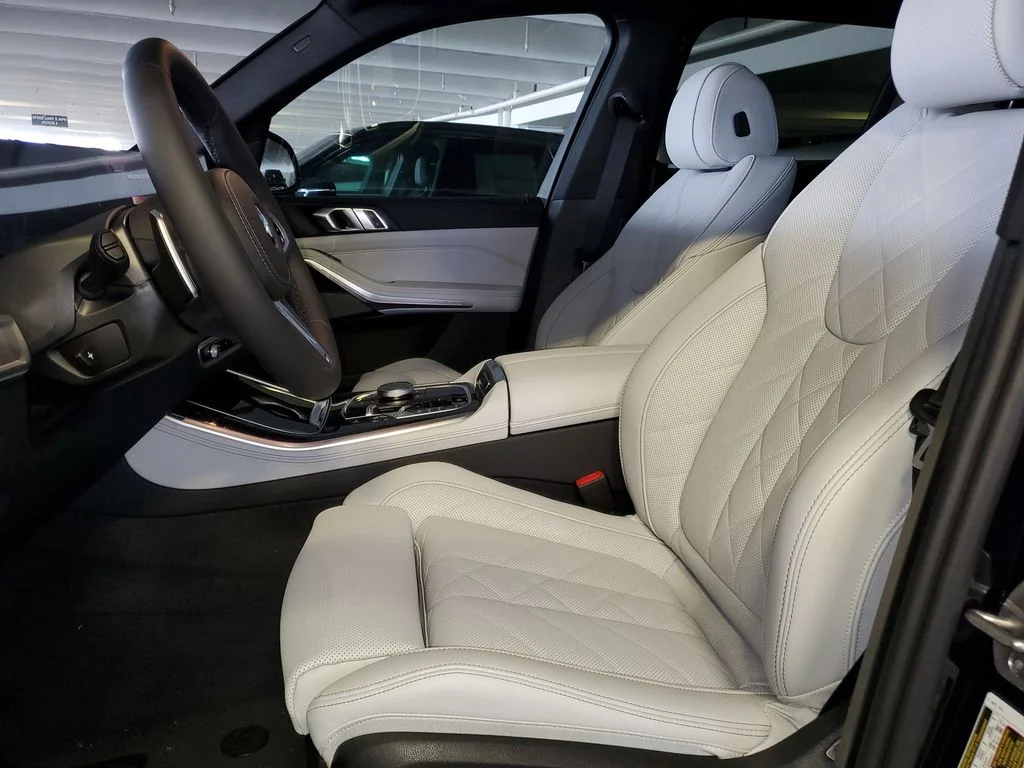Used 2026 Black BMW sDrive40i image 16