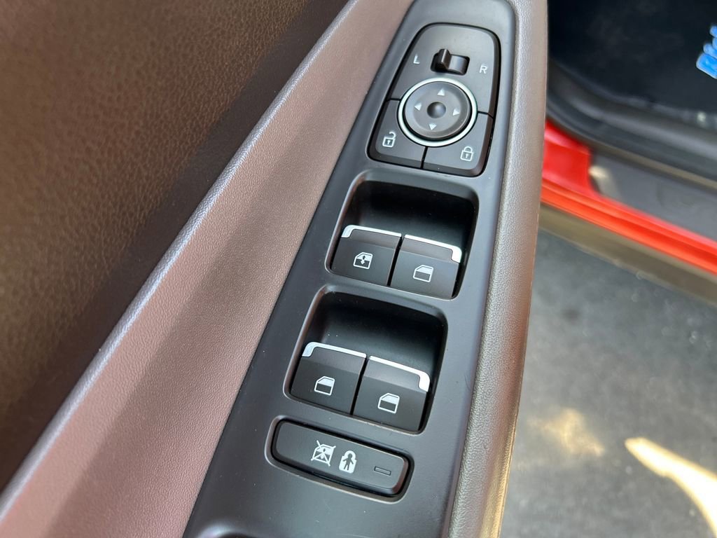 Used 2019 Orange Hyundai SE image 20