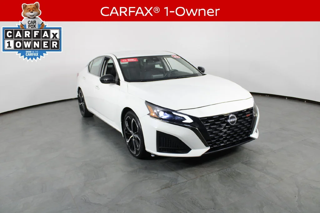 Certified Used 2023 White Nissan 2.5 SR image 5