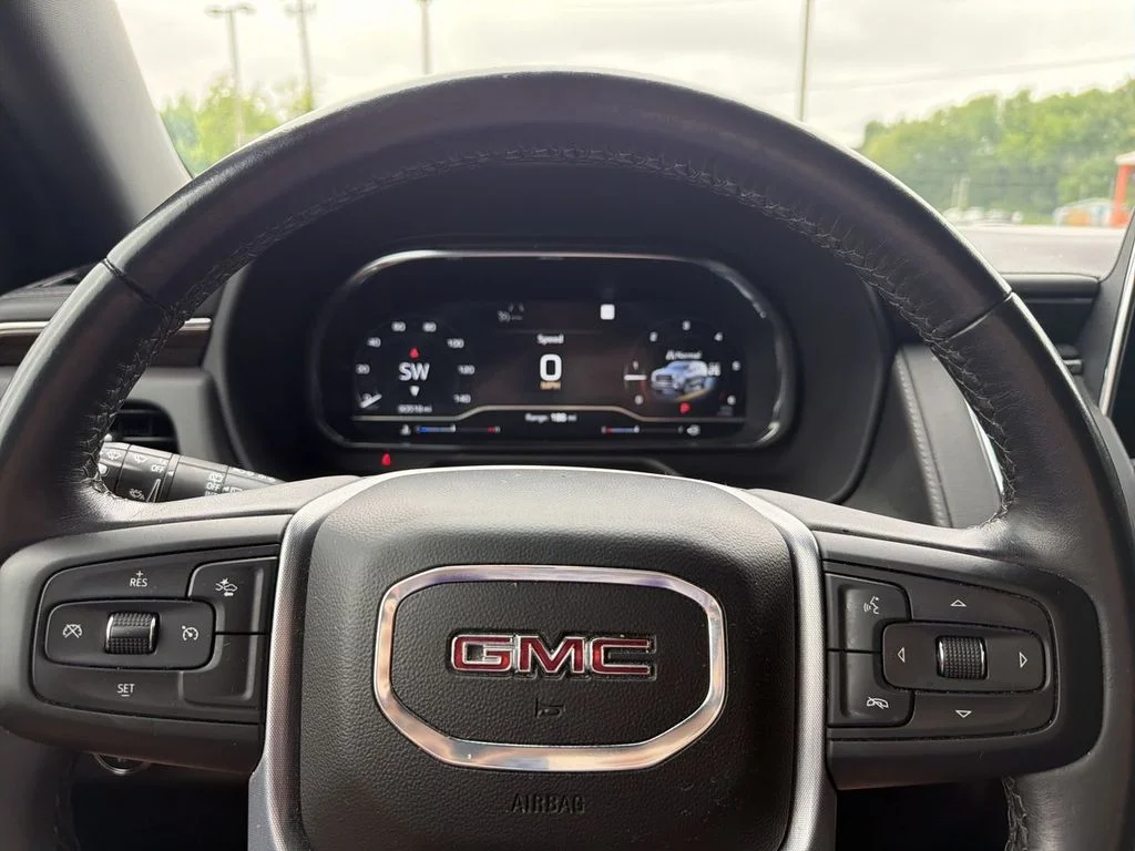 Used 2022 White GMC SLE image 11