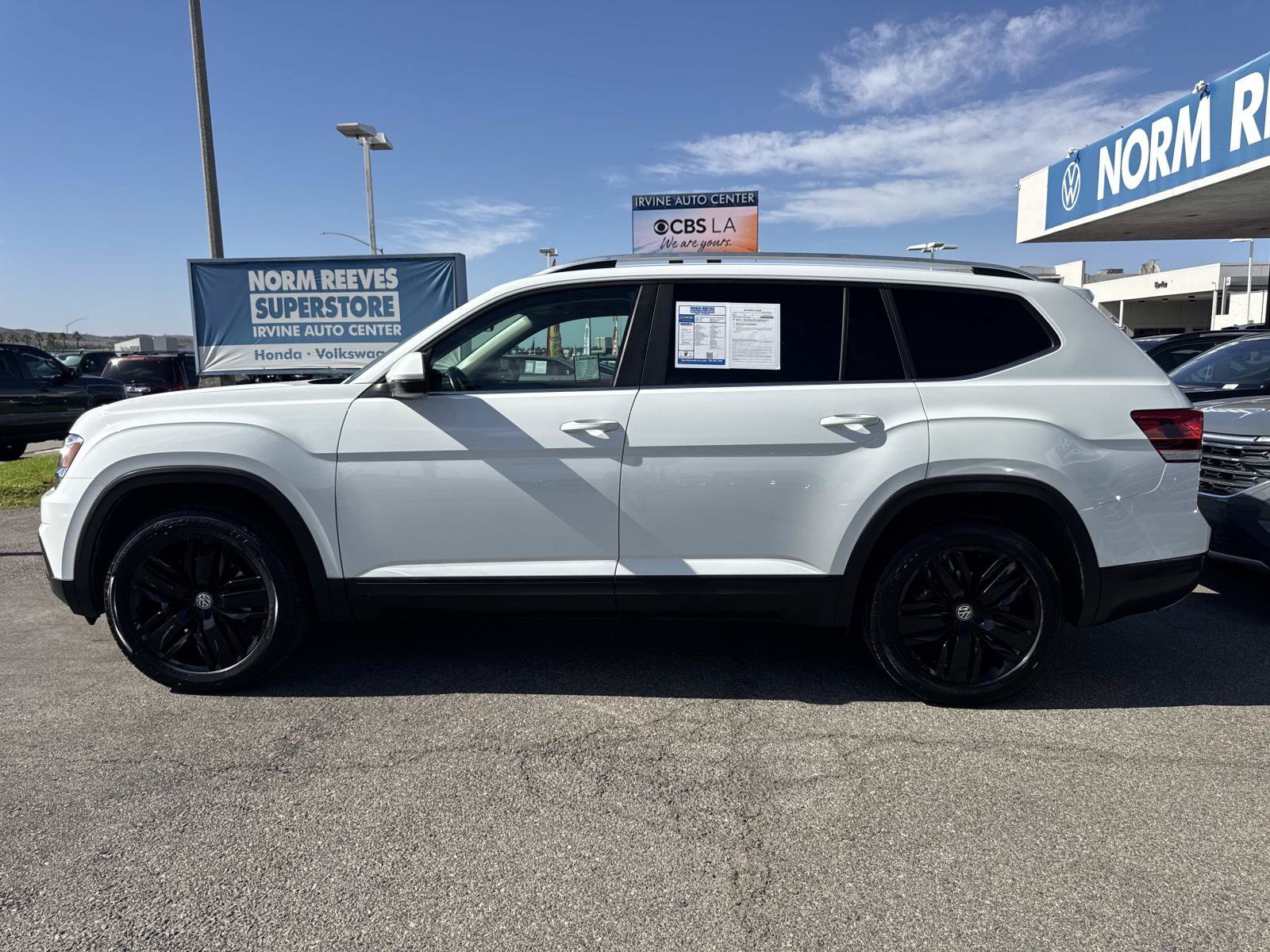 Used 2019 Volkswagen Atlas SE w/Tech with VIN 1V2WR2CA4KC539964 for sale in Irvine, CA