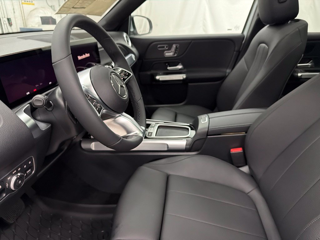 Used 2026 Silver Mercedes-Benz GLB 250 image 14