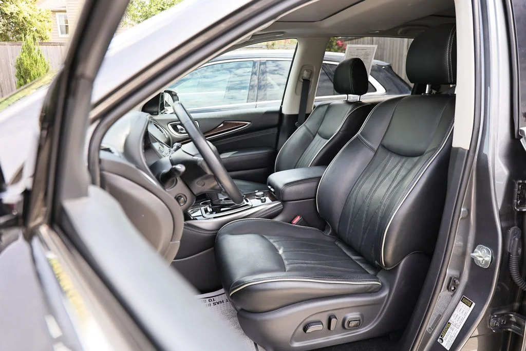 Used 2019 Graphite Shadow INFINITI LUXE image 21