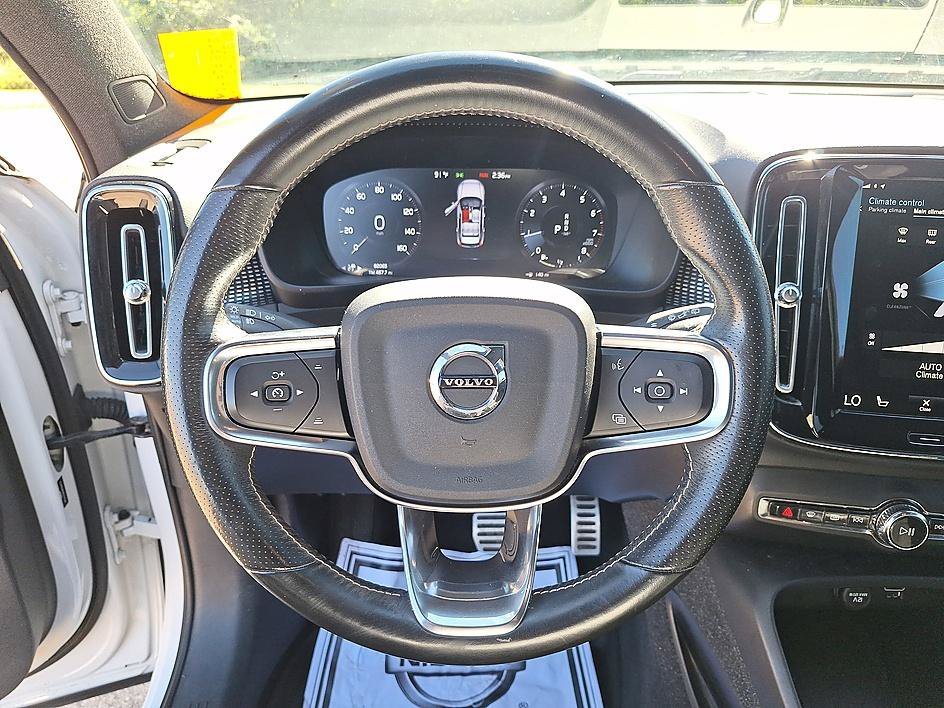 Used 2021 Crystal White Volvo R-Design image 12