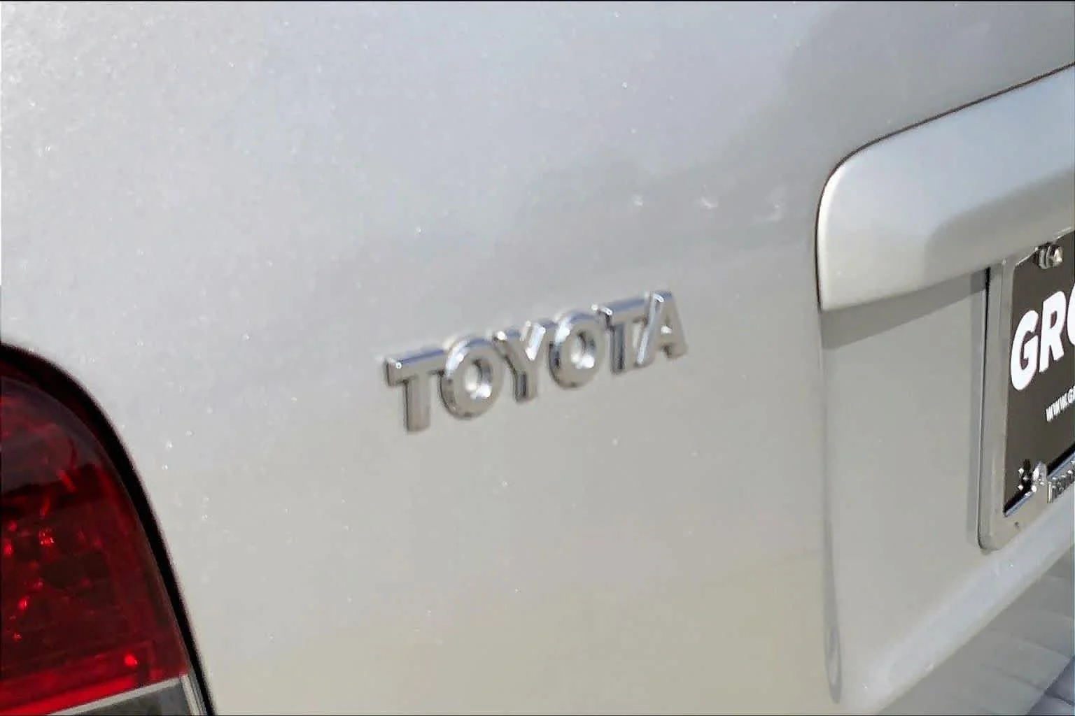 Used 2007 Millenium Silver Metallic Toyota  image 32